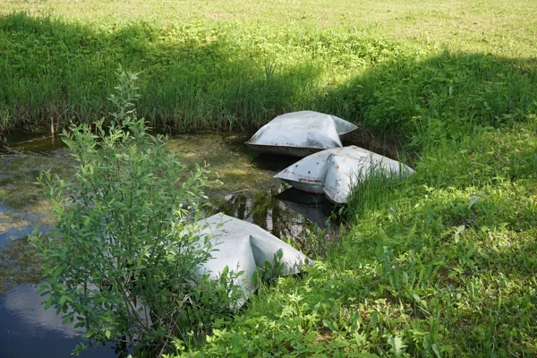Solveiga Vasiļjeva (1954) xxx, 2000. Metāls.