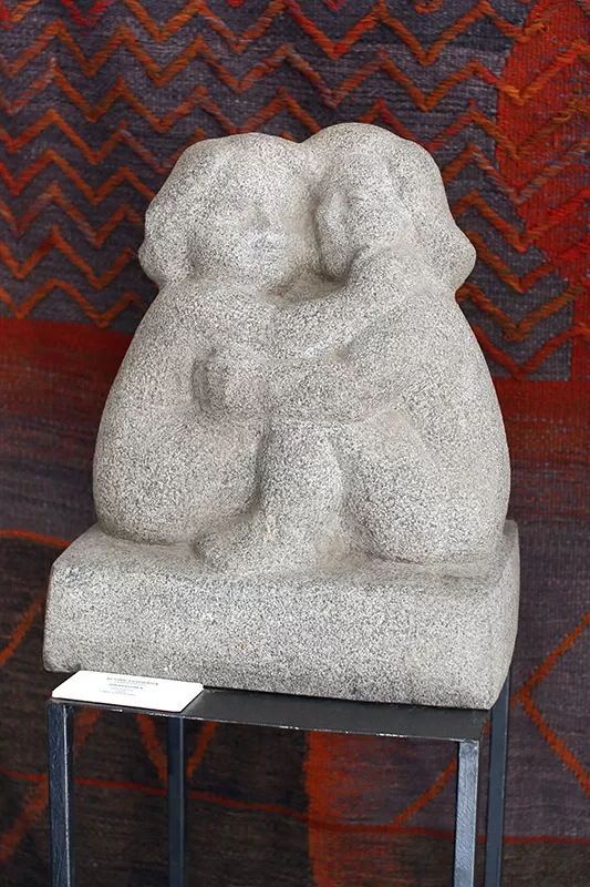 Alvīne Veinbaha (1923-2011) "Draudzība", 1984. Granīts, 54x45x29 cm. LMS muzejs
