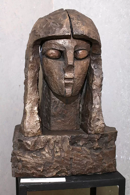 Tālivaldis Gaumigs (1930-2016)  „Gunta”, 1988. Bronza, 45x65x35 cm. LMS muzejs 