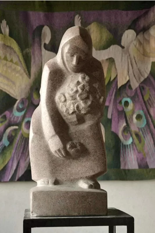 Neatpazīts autors. Bez nosaukuma. 20.gs. 70.–80.g.  H 40 cm. Granīts. LMS muzejs